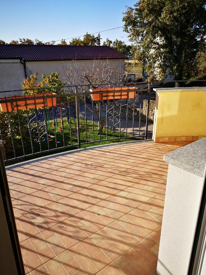 Apartma Apollonio Crni Kal Exterior photo