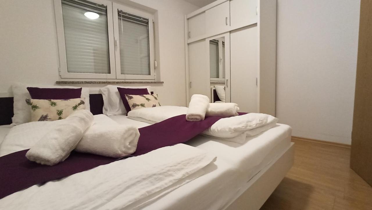 Apartma Apollonio Crni Kal Exterior photo